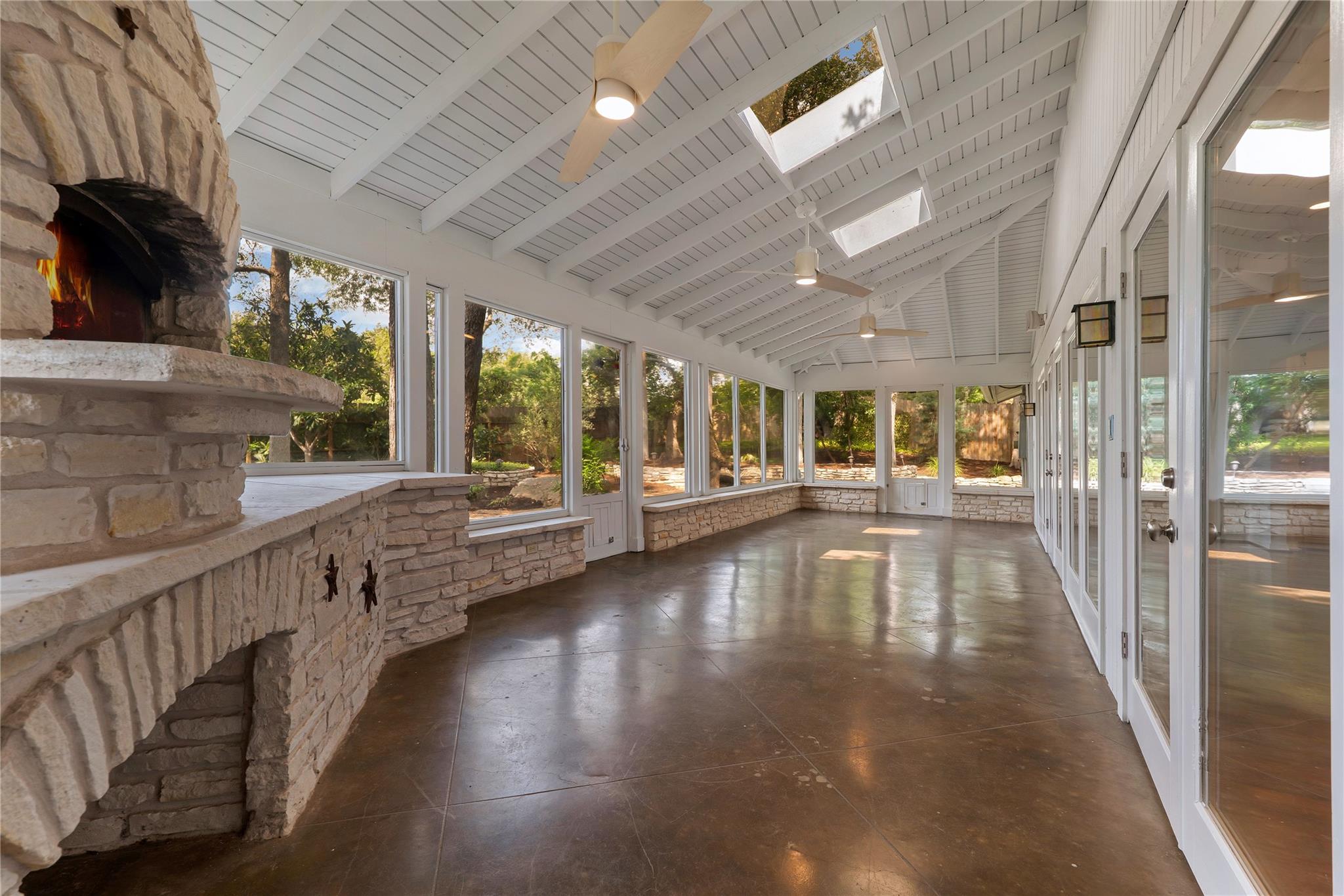 2112 Wychwood Dr, Austin, TX 78746