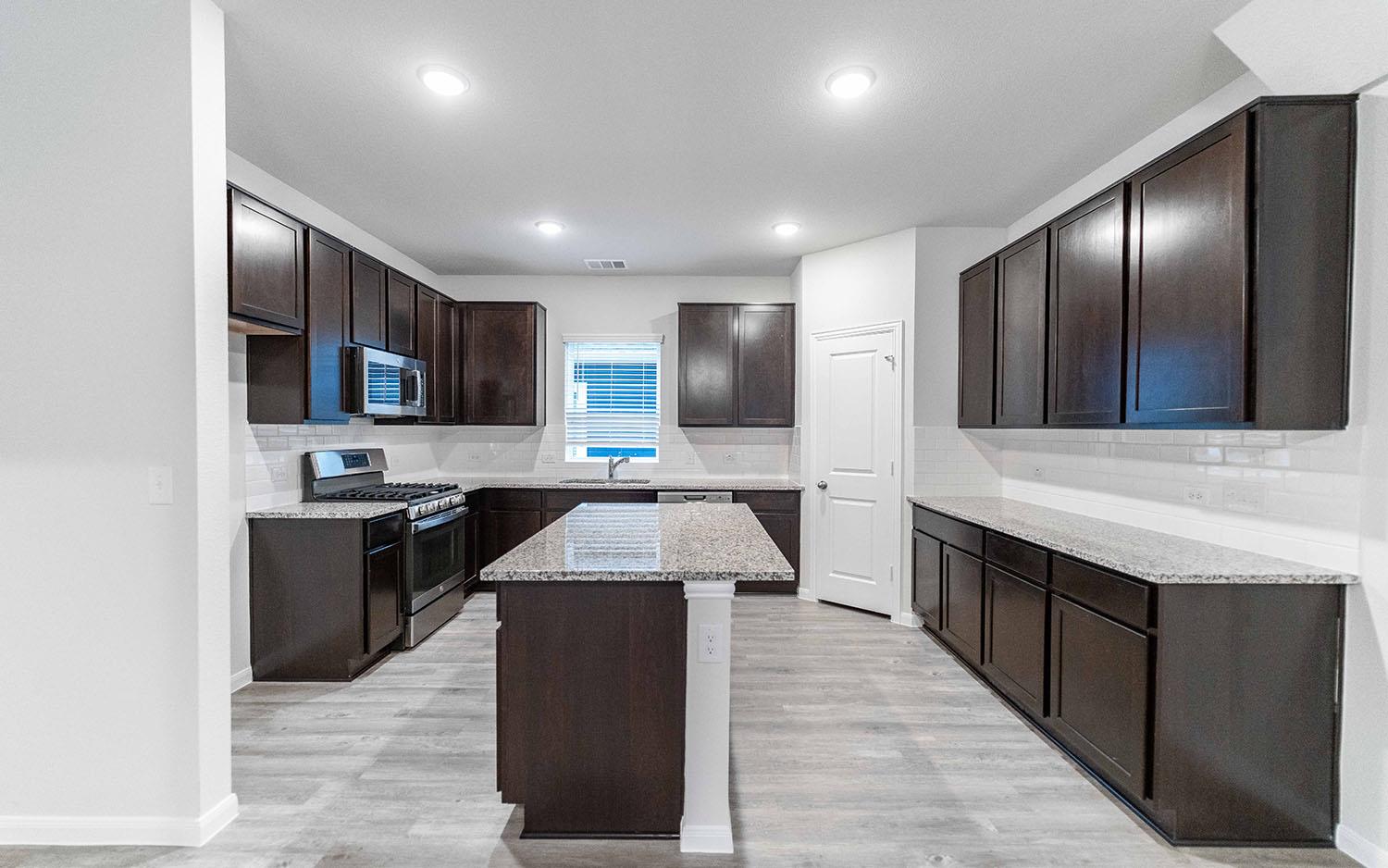 313 Timber Brook Dr, Hutto, TX 78634