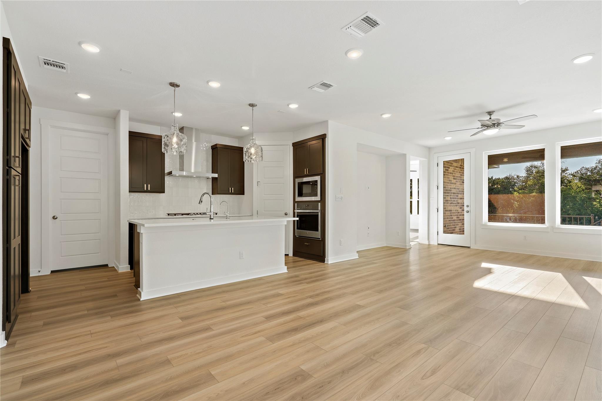 2521 Dabster Dr, Leander, TX 78641
