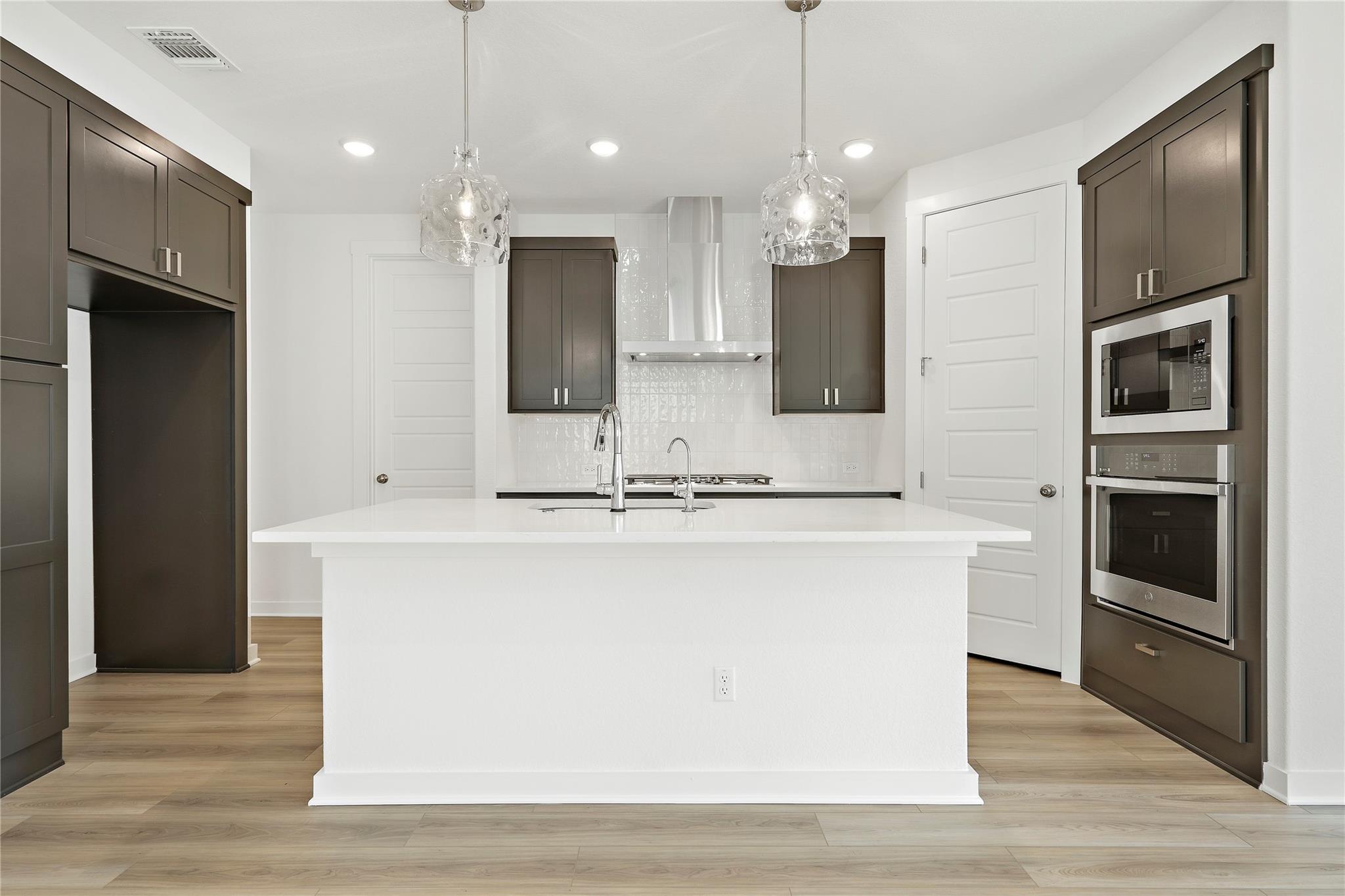 2521 Dabster Dr, Leander, TX 78641