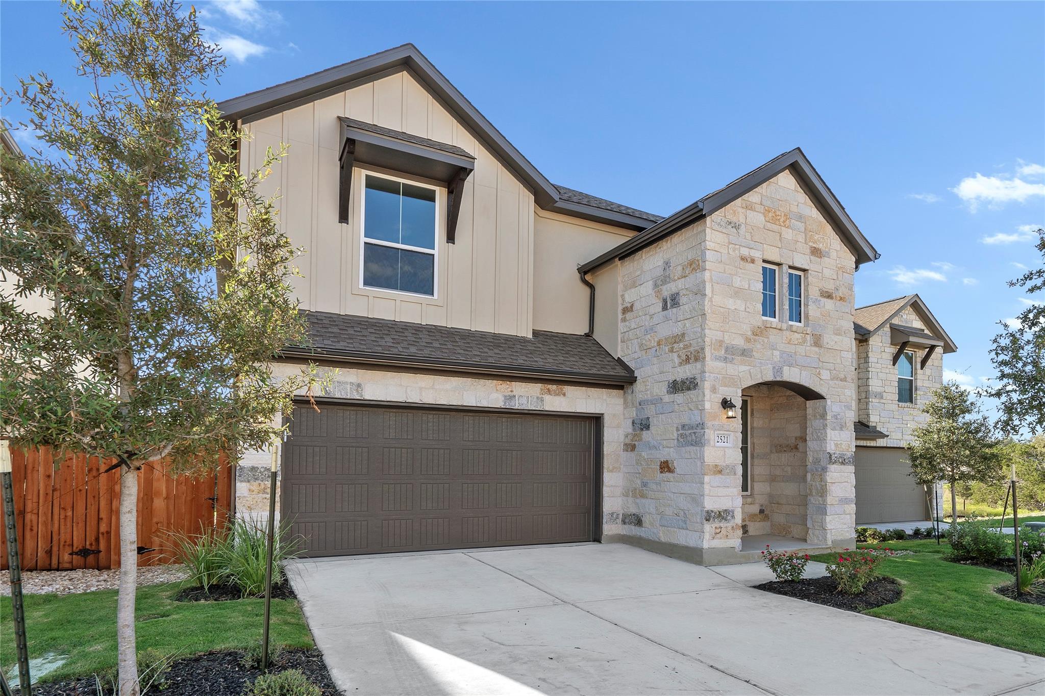 2521 Dabster Dr, Leander, TX 78641