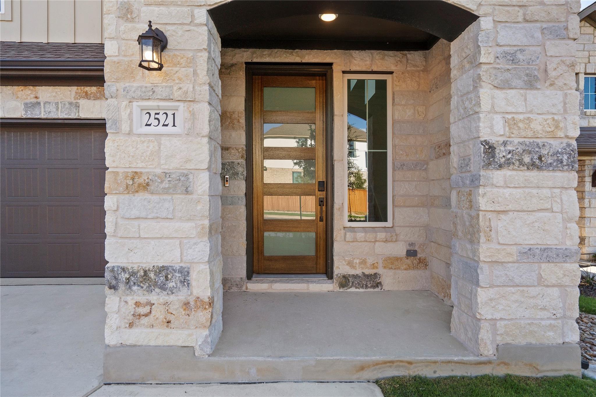 2521 Dabster Dr, Leander, TX 78641