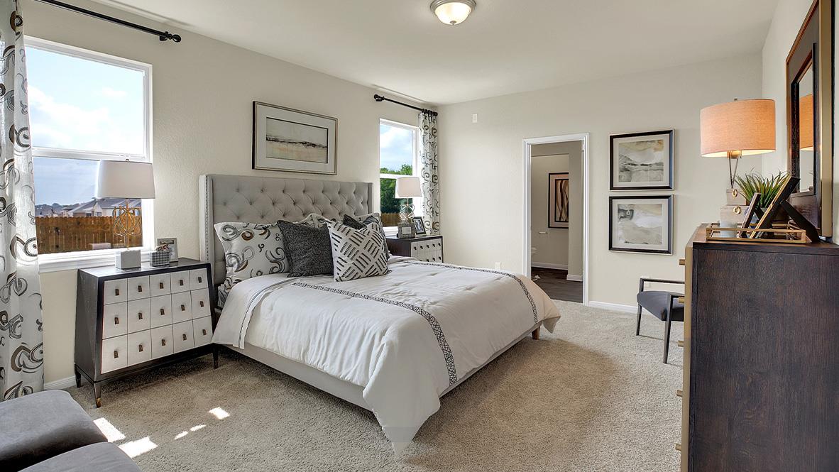 121 Little Walnut Cv, Kyle, TX 78640