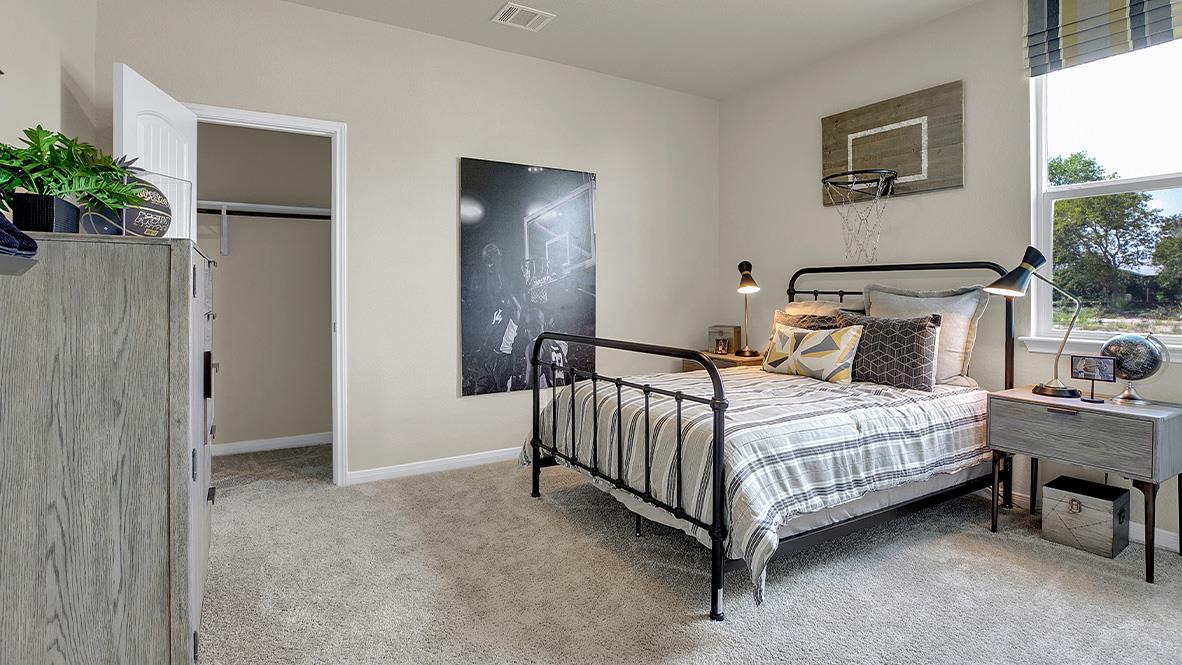 121 Little Walnut Cv, Kyle, TX 78640