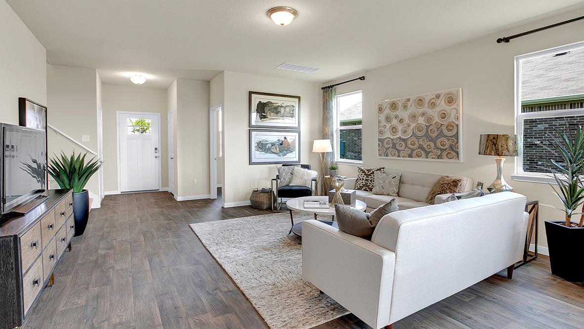 121 Little Walnut Cv, Kyle, TX 78640