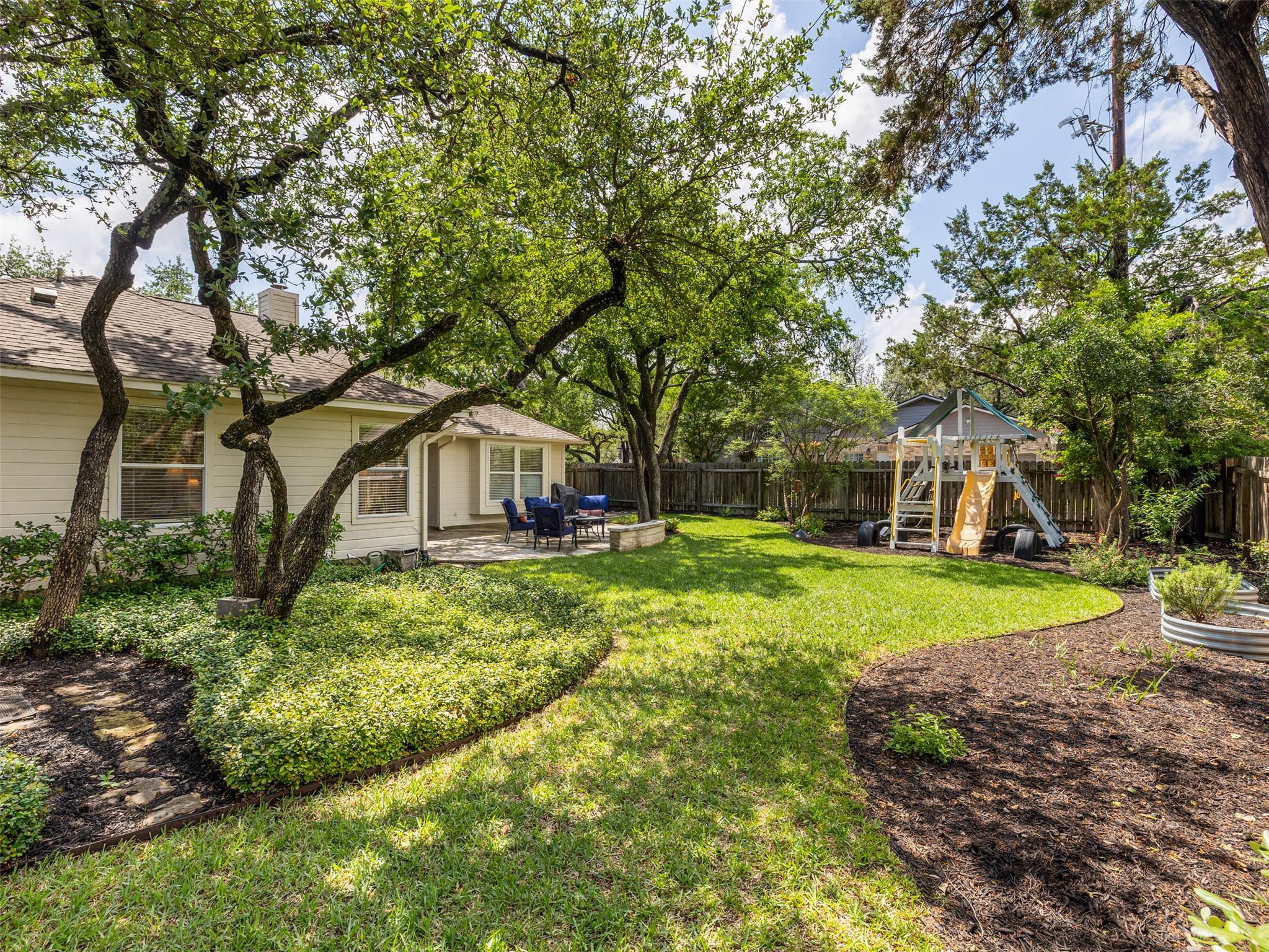 11042 Crossland Dr, Austin, TX 78726