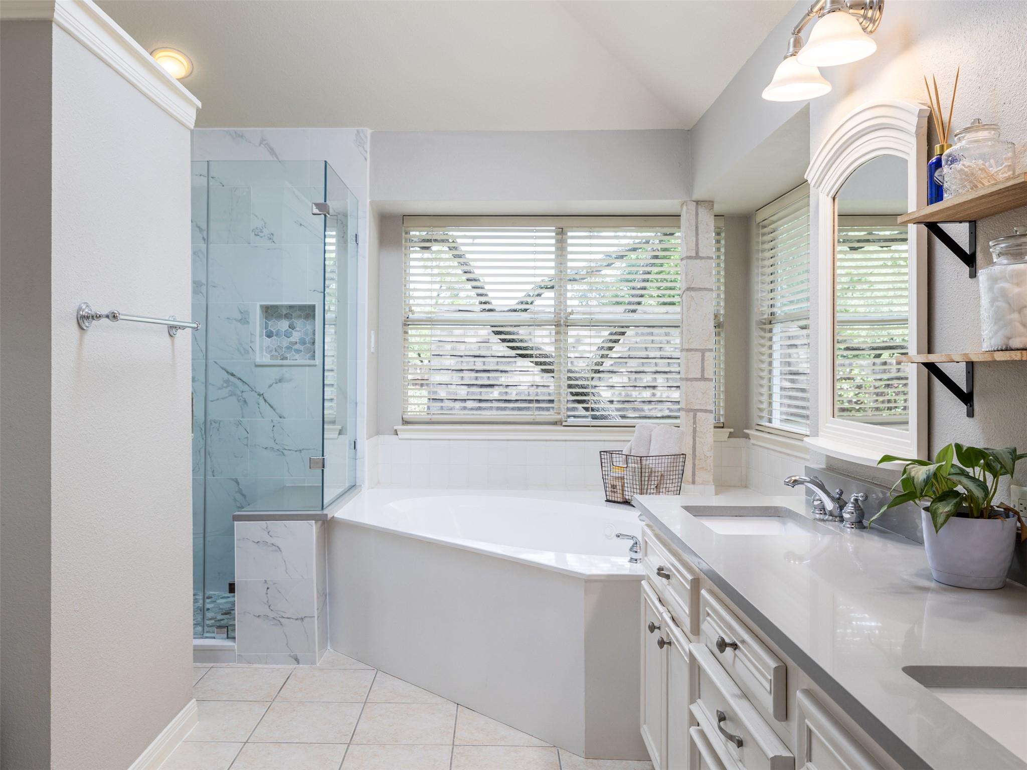 11042 Crossland Dr, Austin, TX 78726