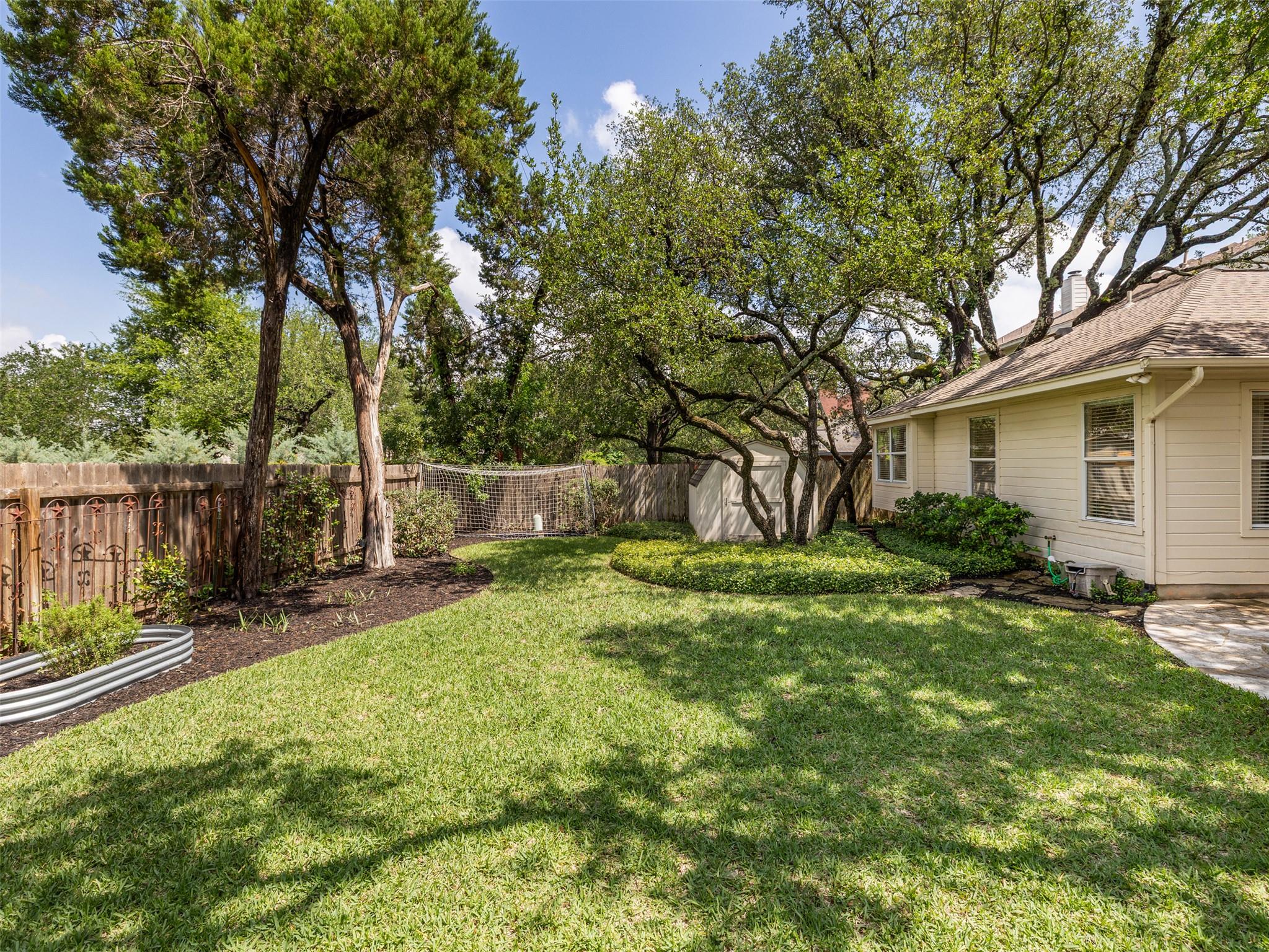 11042 Crossland Dr, Austin, TX 78726