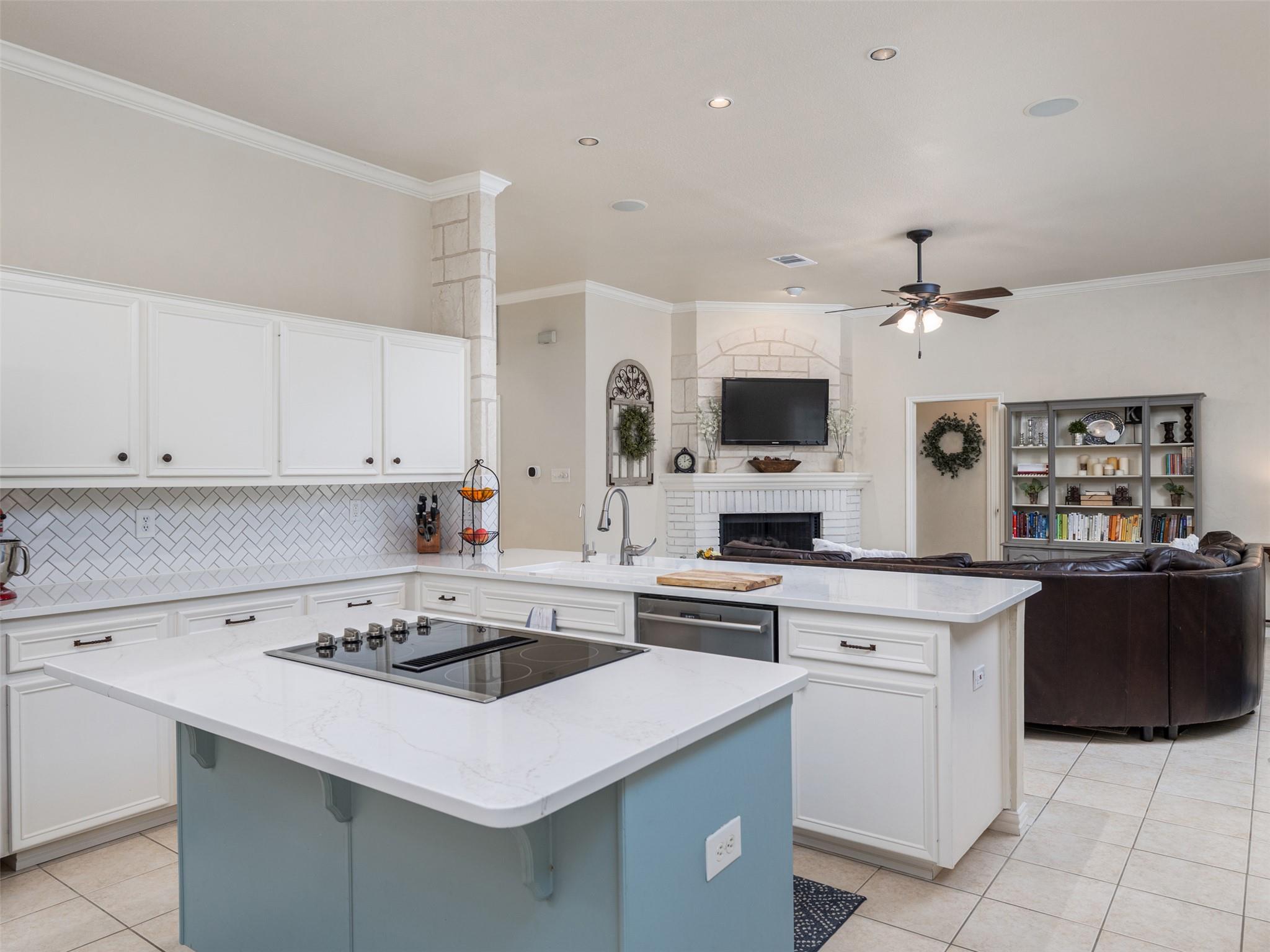 11042 Crossland Dr, Austin, TX 78726