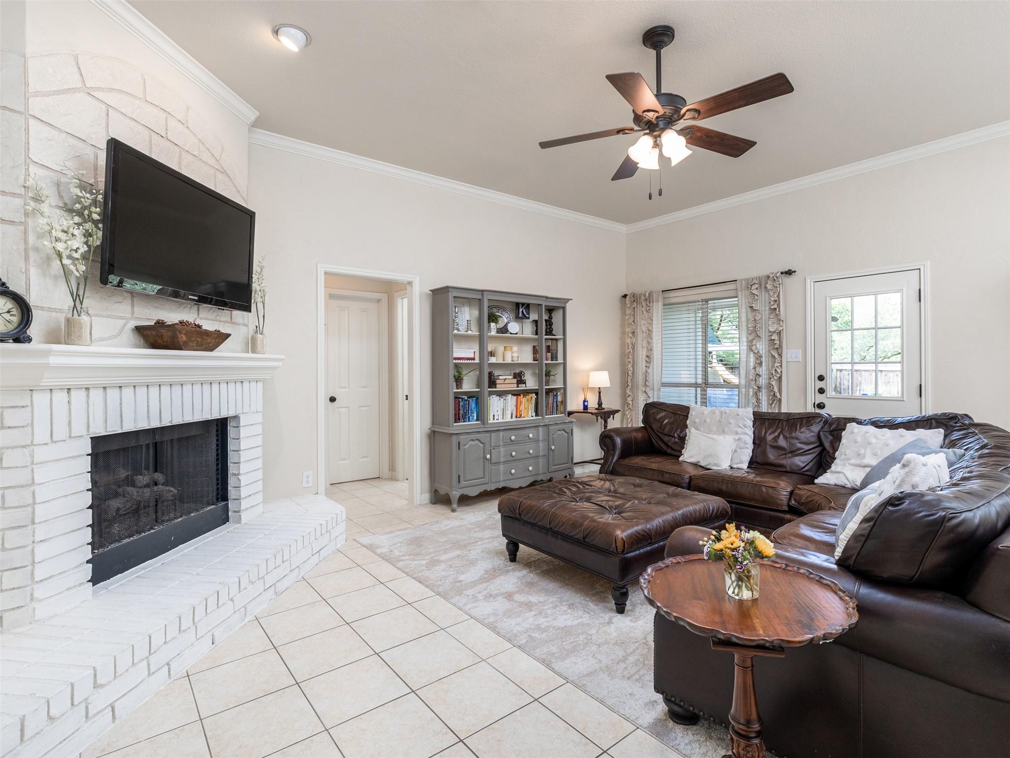 11042 Crossland Dr, Austin, TX 78726