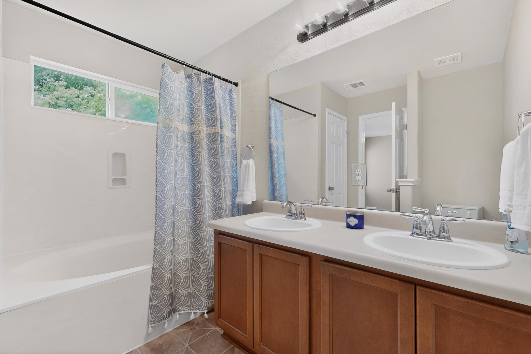 211 Lidell St, Hutto, TX 78634