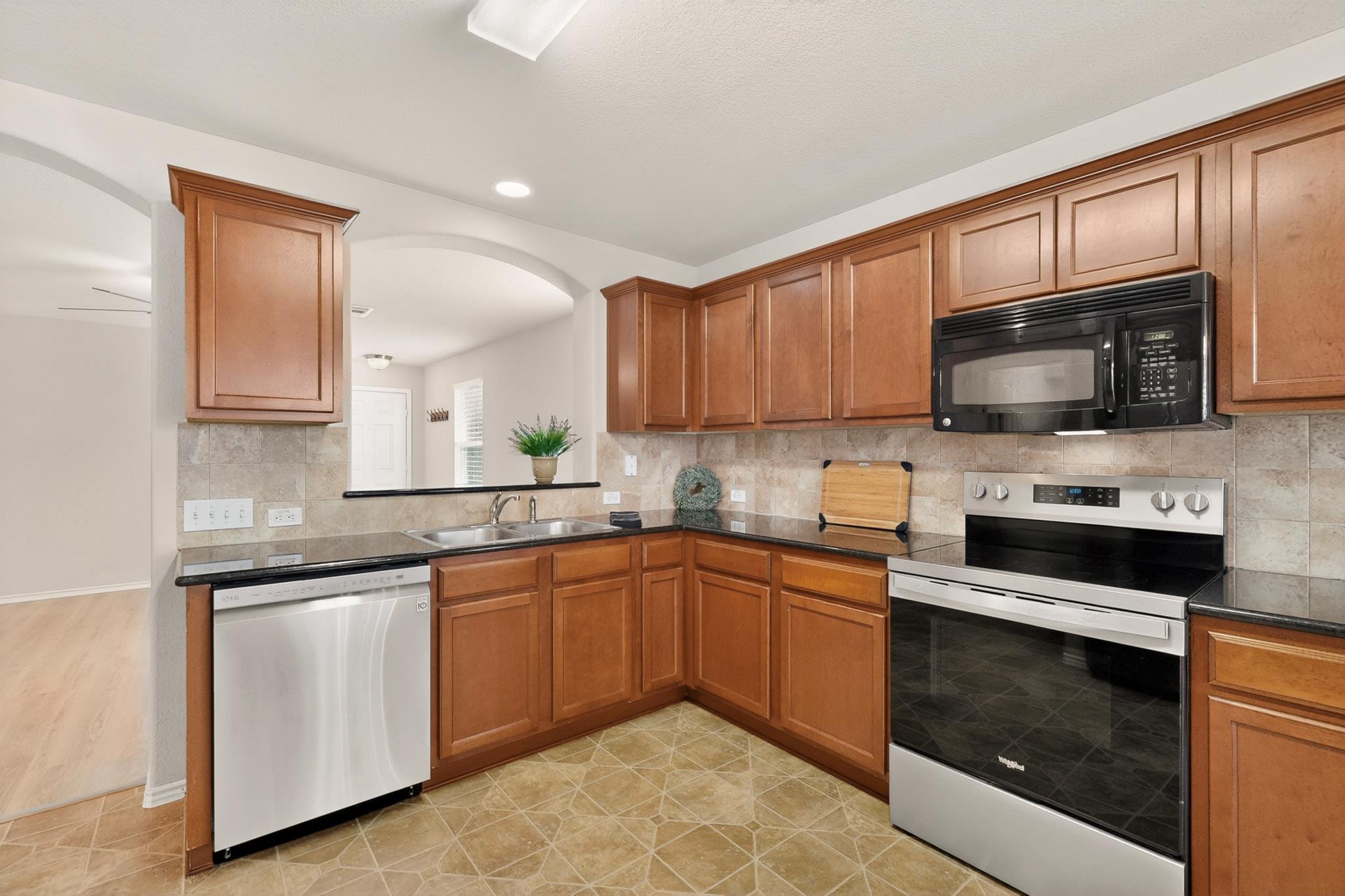 211 Lidell St, Hutto, TX 78634