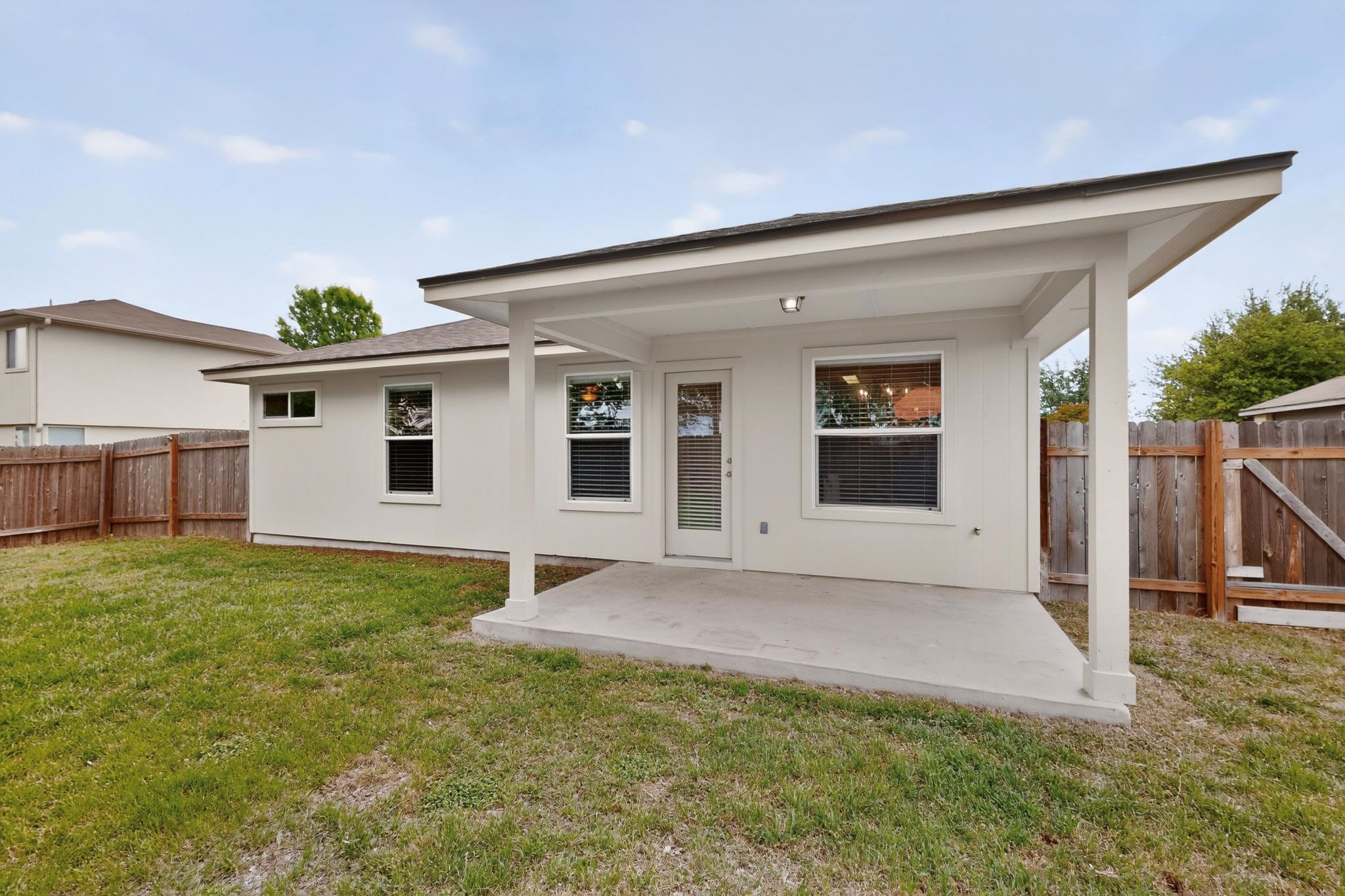 211 Lidell St, Hutto, TX 78634