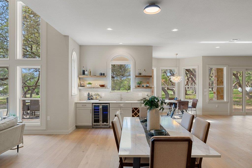 999 Enchanted Oaks Dr, Driftwood, TX 78619