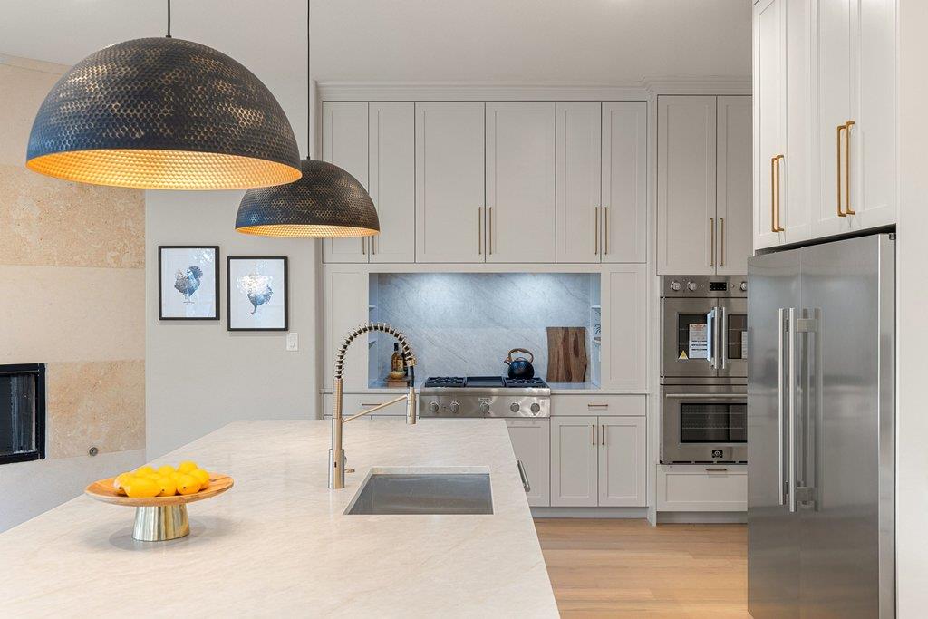 999 Enchanted Oaks Dr, Driftwood, TX 78619