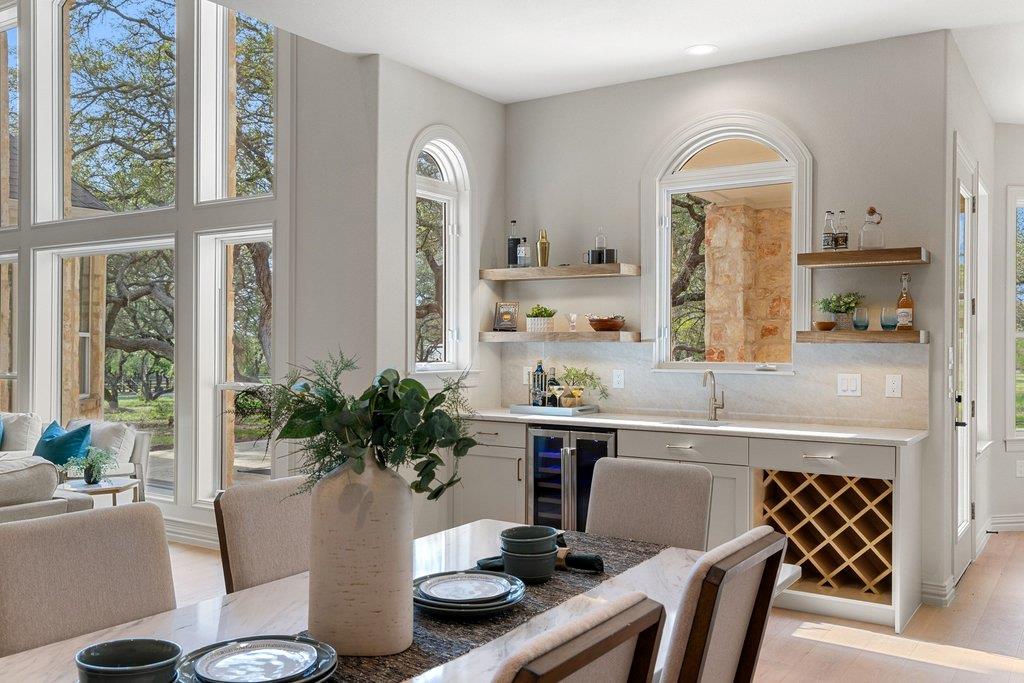 999 Enchanted Oaks Dr, Driftwood, TX 78619