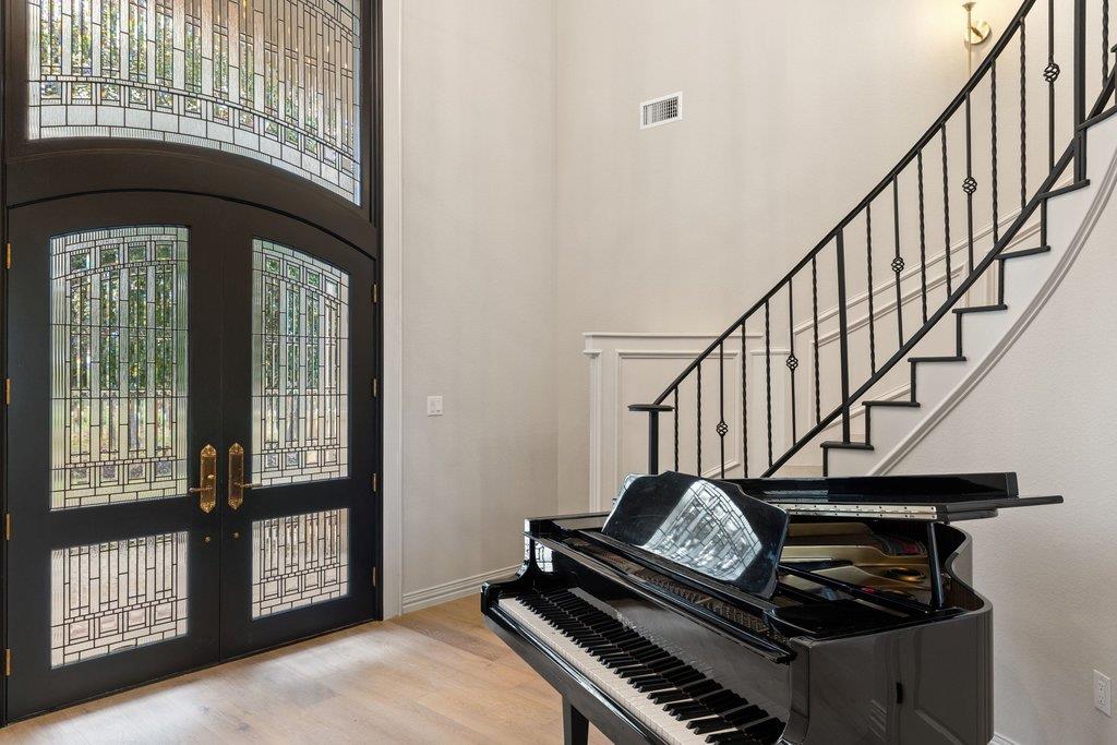 999 Enchanted Oaks Dr, Driftwood, TX 78619