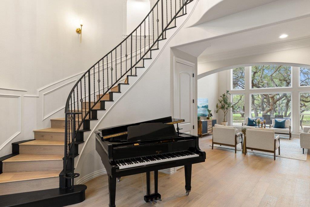 999 Enchanted Oaks Dr, Driftwood, TX 78619