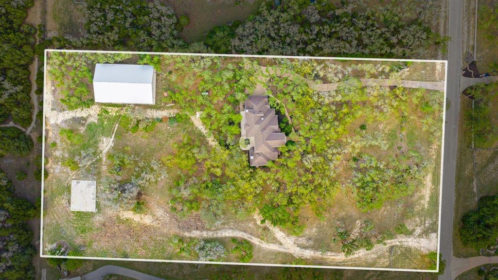 999 Enchanted Oaks Dr, Driftwood, TX 78619