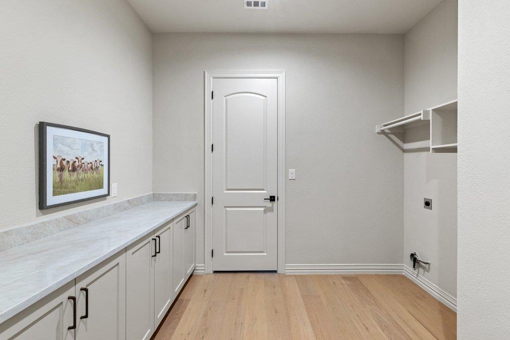 999 Enchanted Oaks Dr, Driftwood, TX 78619