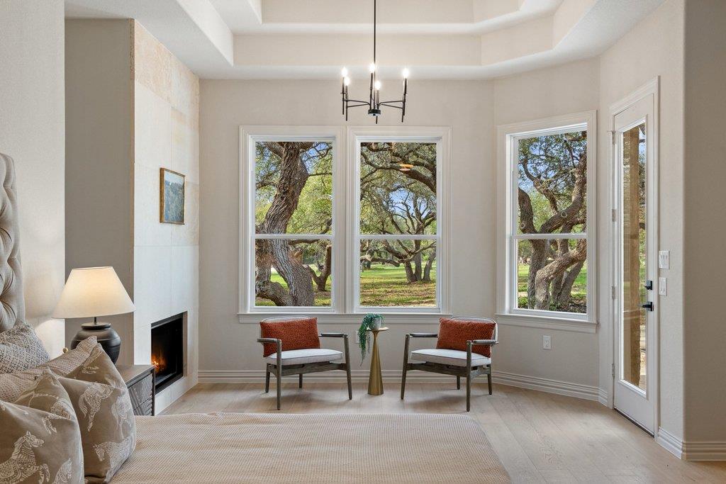 999 Enchanted Oaks Dr, Driftwood, TX 78619