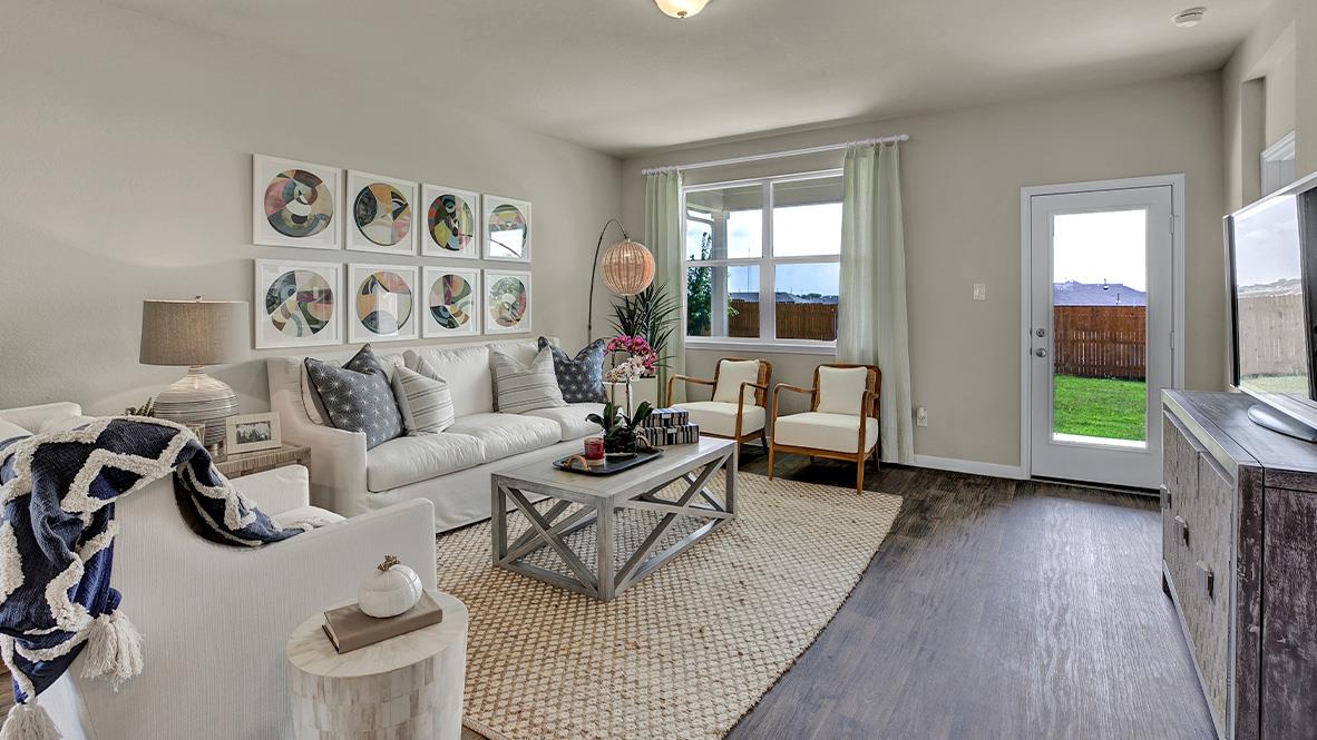 109 Little Walnut Cv, Kyle, TX 78640