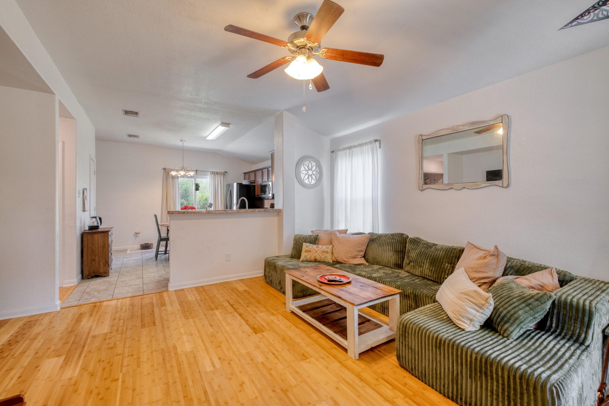 174 Falcon Dr, Luling, TX 78648