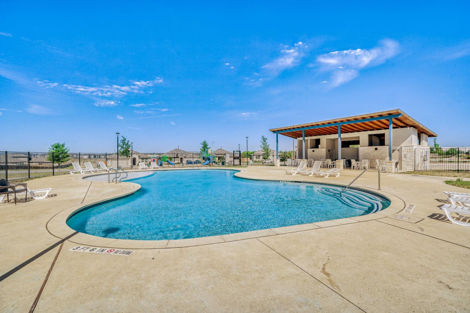 128 Sky Meadows Cir, San Marcos, TX 78666