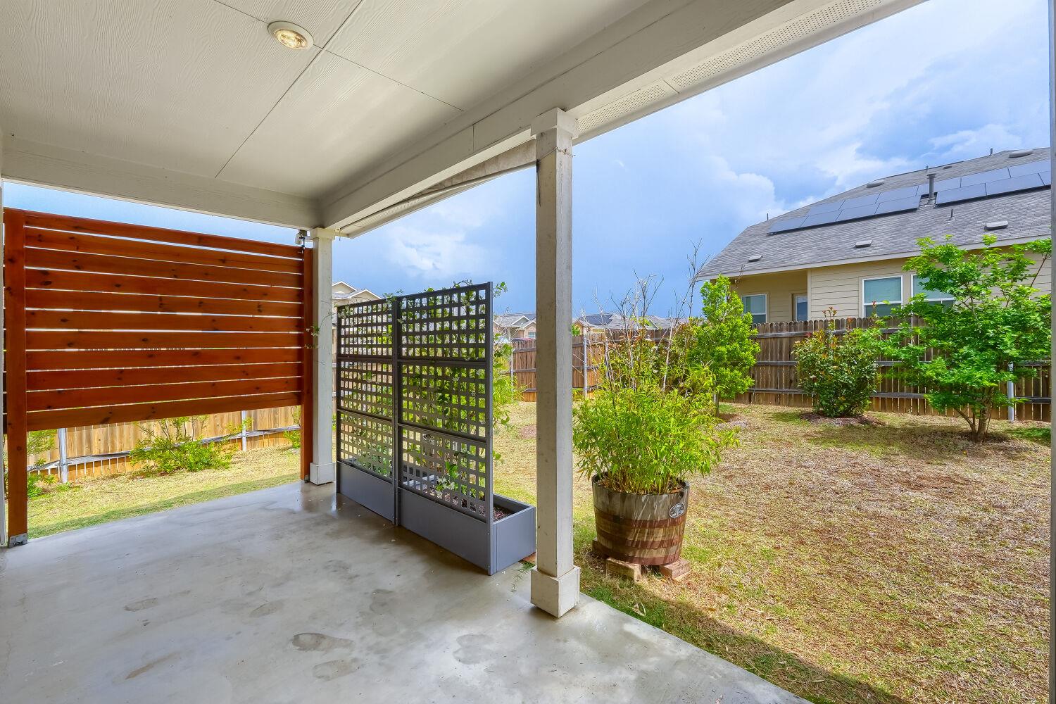 128 Sky Meadows Cir, San Marcos, TX 78666