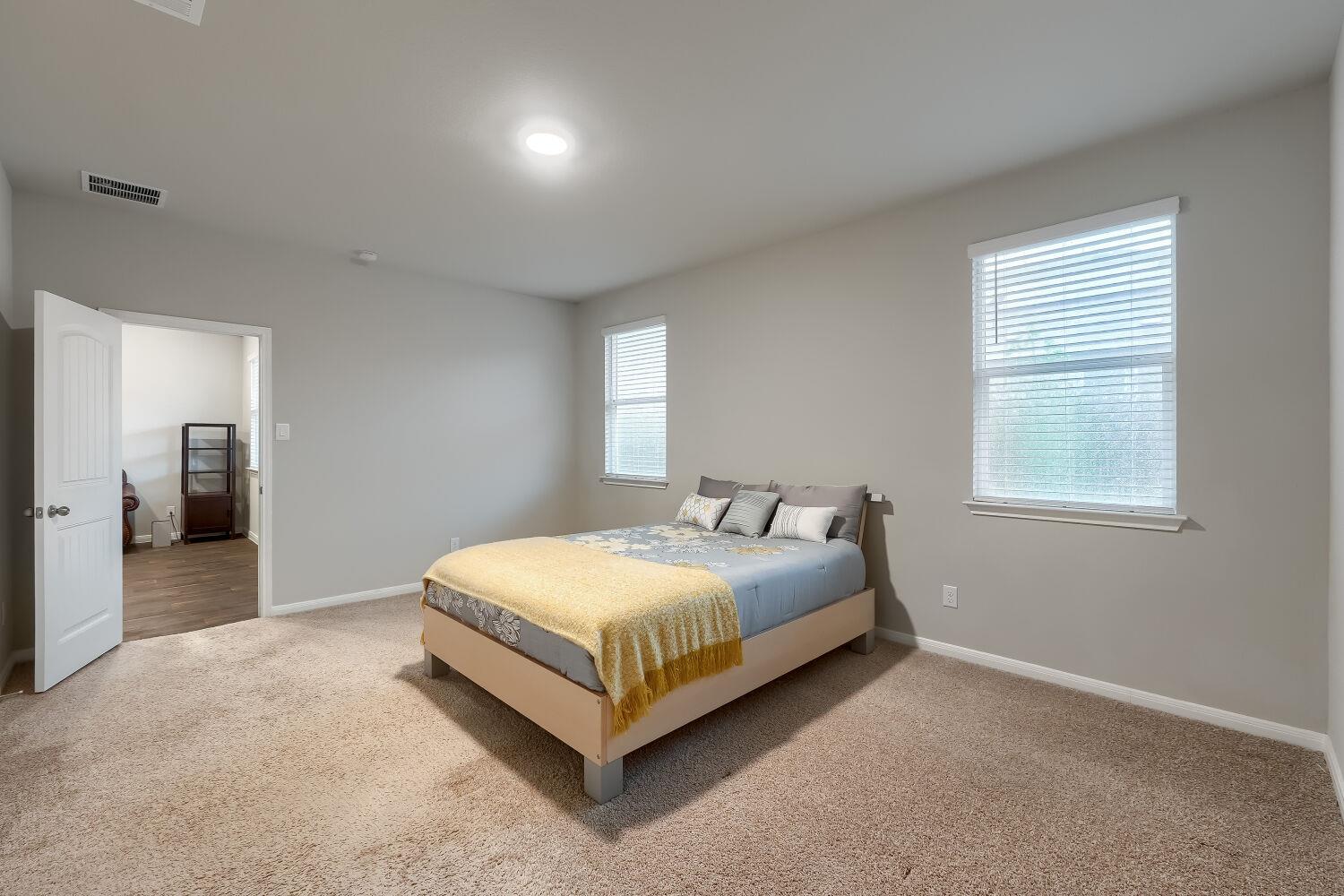 128 Sky Meadows Cir, San Marcos, TX 78666