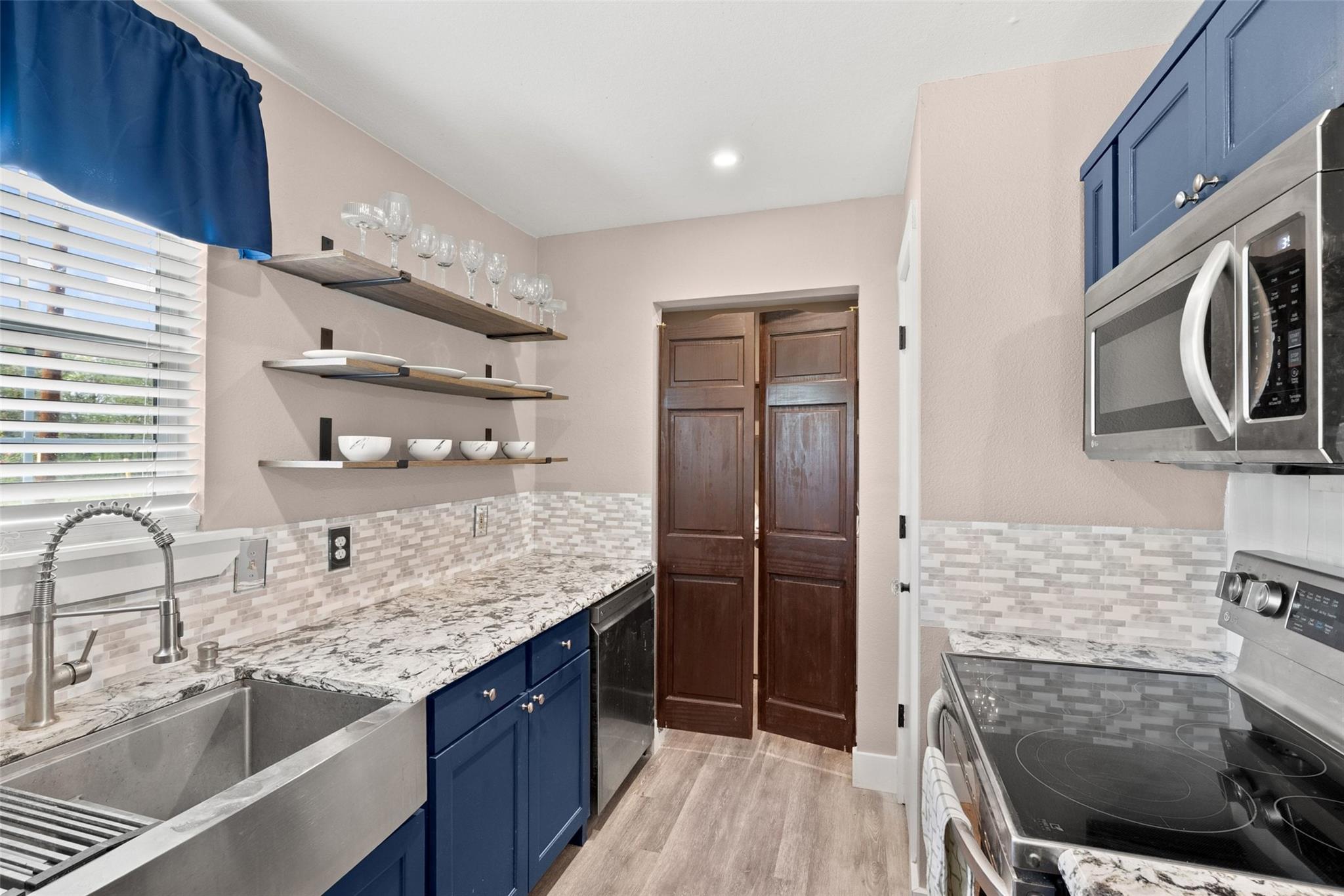 274 Old Austin Trl, Elgin, TX 78621