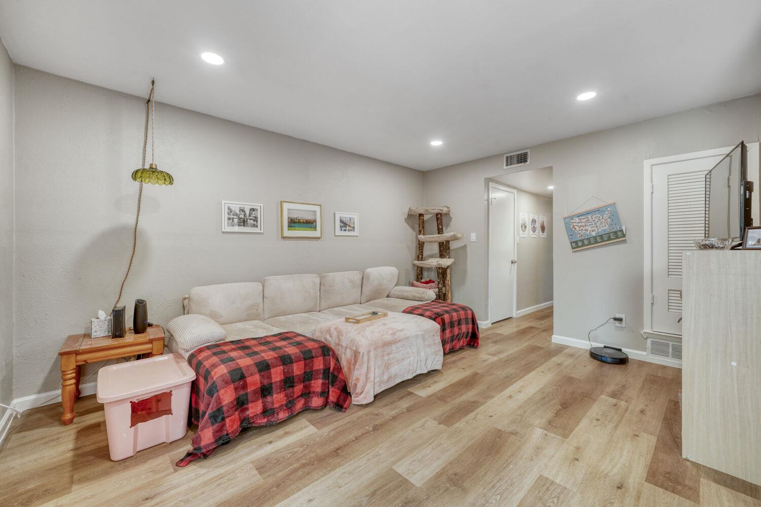 819 Sahara Ave, Austin, TX 78745