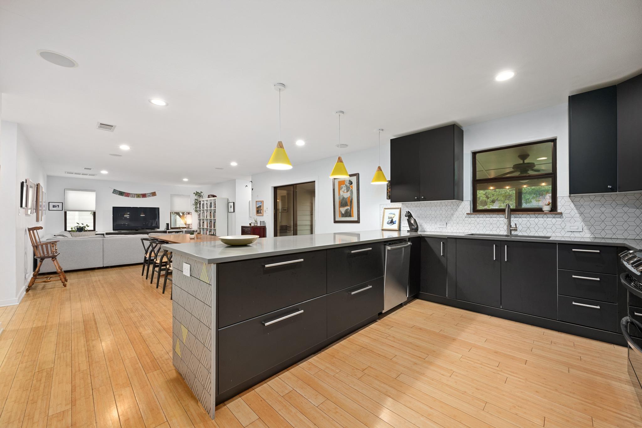 2111 Wright St, Austin, TX 78704