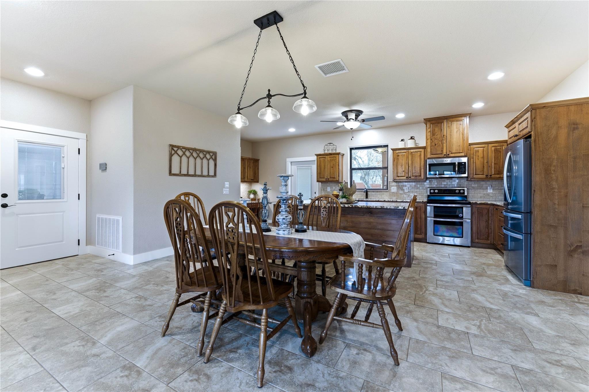 203 Unit B Champions Blvd # B, La Vernia, TX 78121