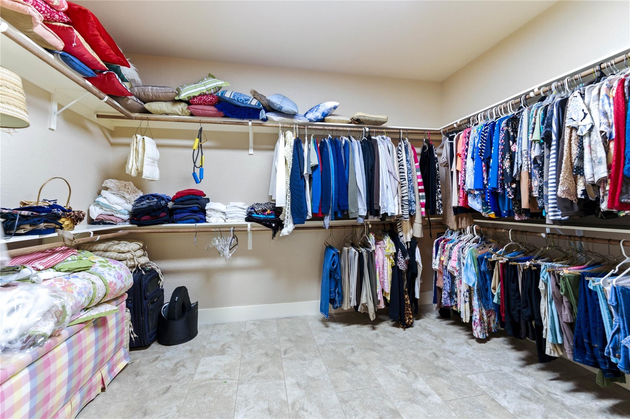 203 Unit B Champions Blvd # B, La Vernia, TX 78121