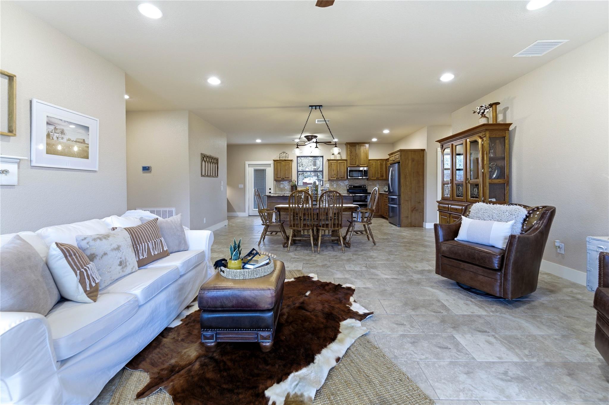 203 Unit B Champions Blvd # B, La Vernia, TX 78121