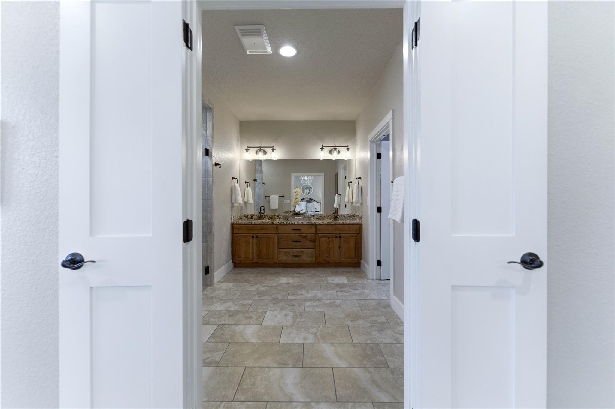 203 Unit B Champions Blvd # B, La Vernia, TX 78121