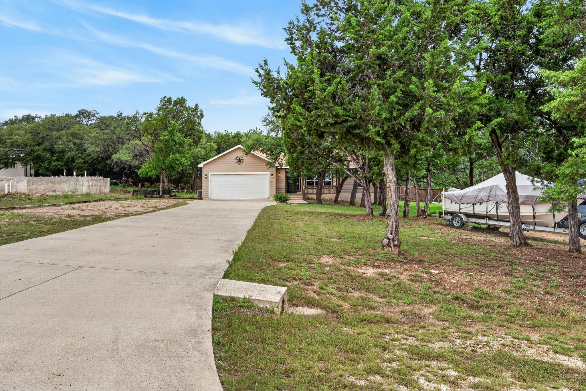 606 Rogart Dr, Spicewood, TX 78669