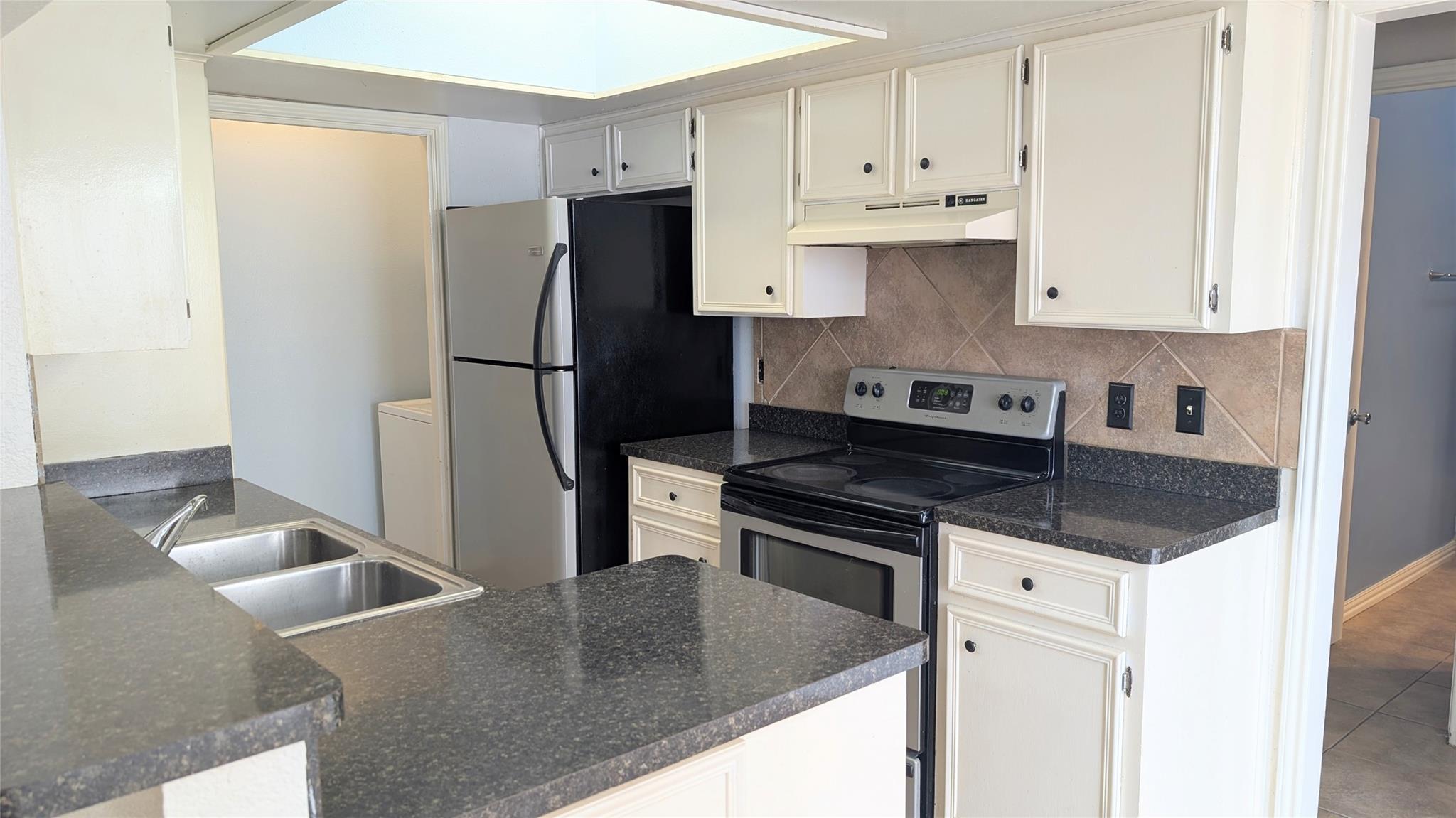 1013 Chestnut St # C2, San Marcos, TX 78666