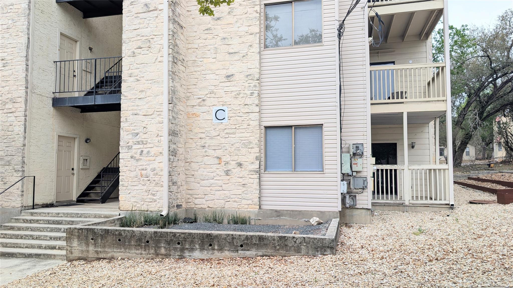 1013 Chestnut St # C2, San Marcos, TX 78666