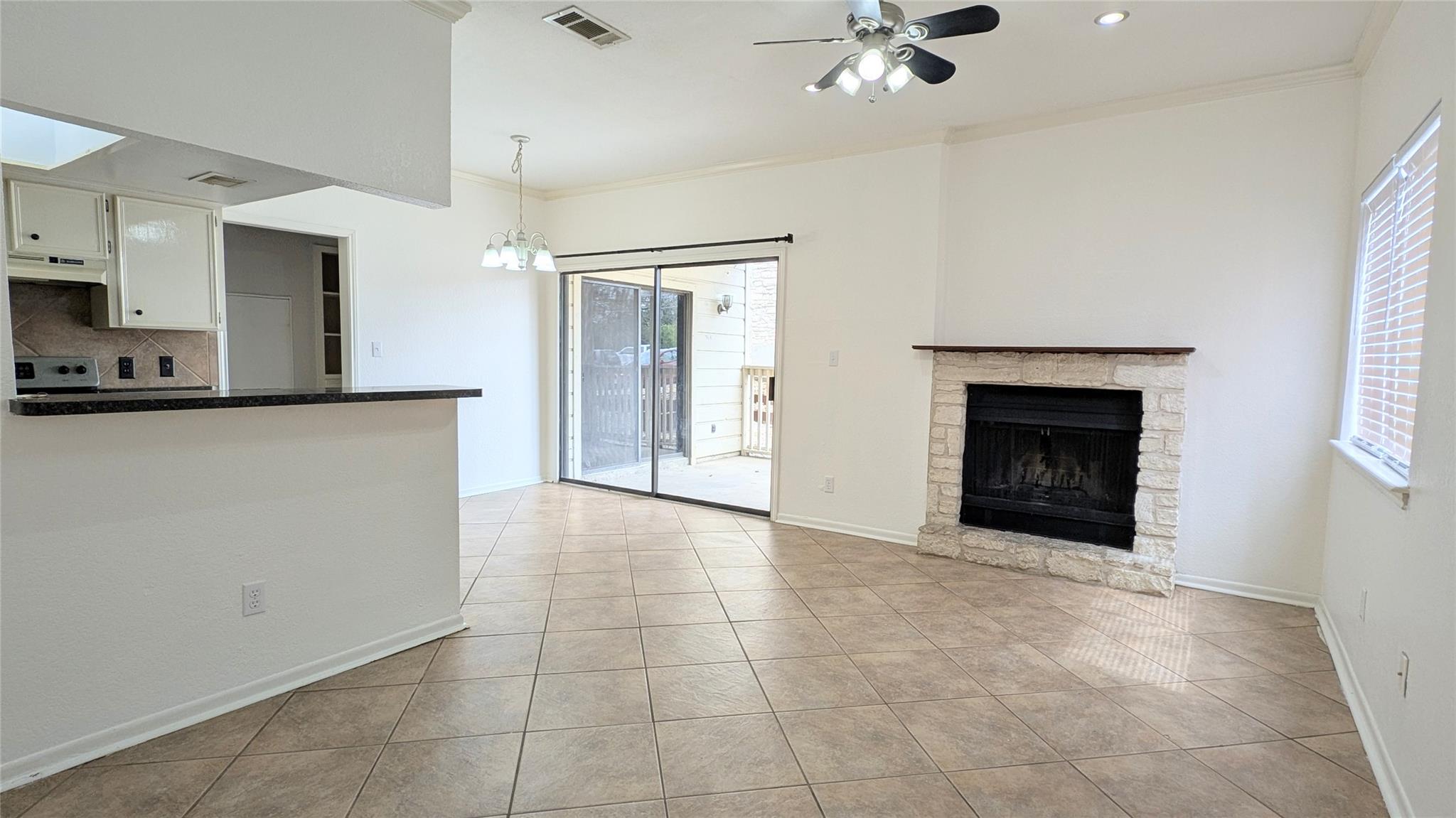 1013 Chestnut St # C2, San Marcos, TX 78666