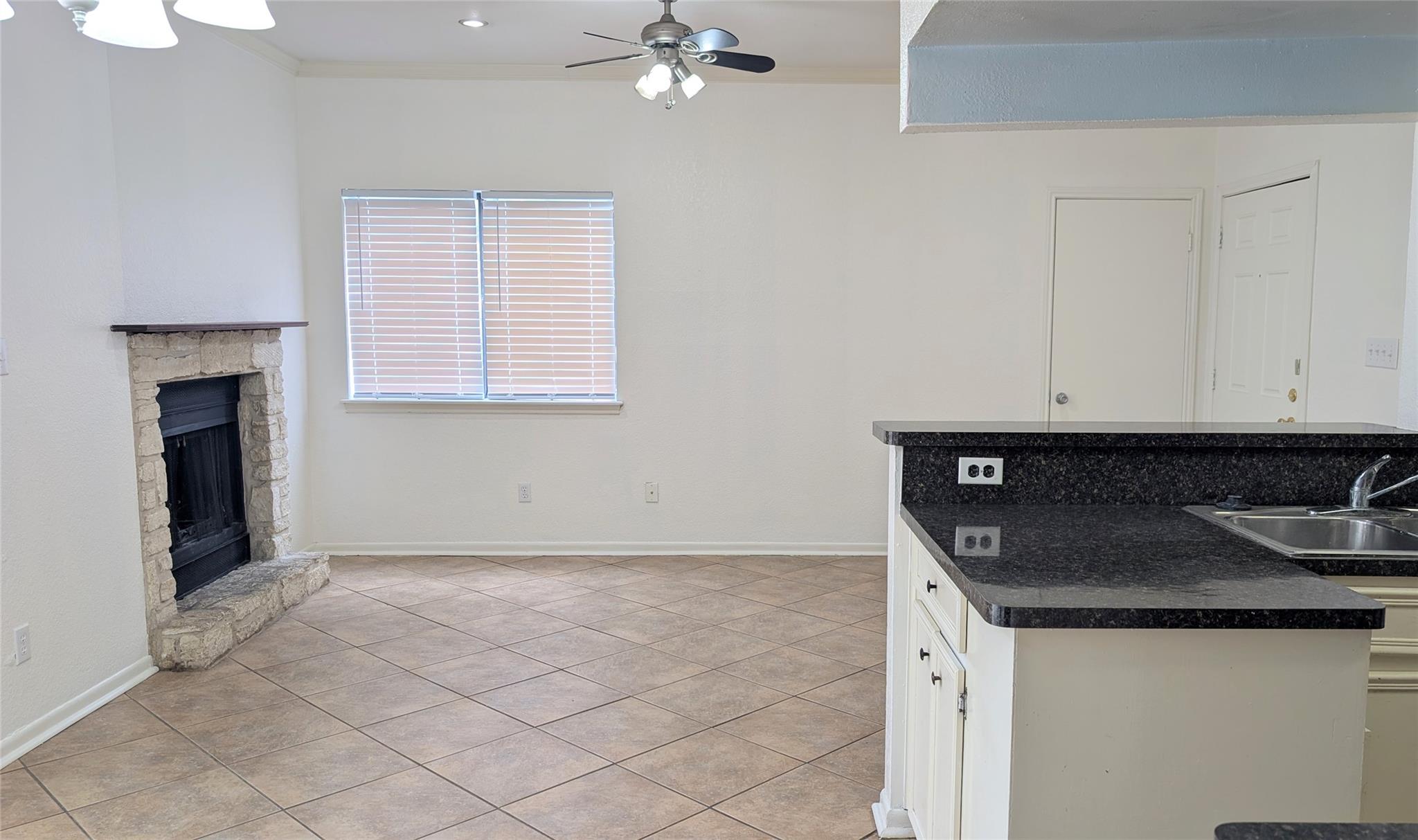 1013 Chestnut St # C2, San Marcos, TX 78666