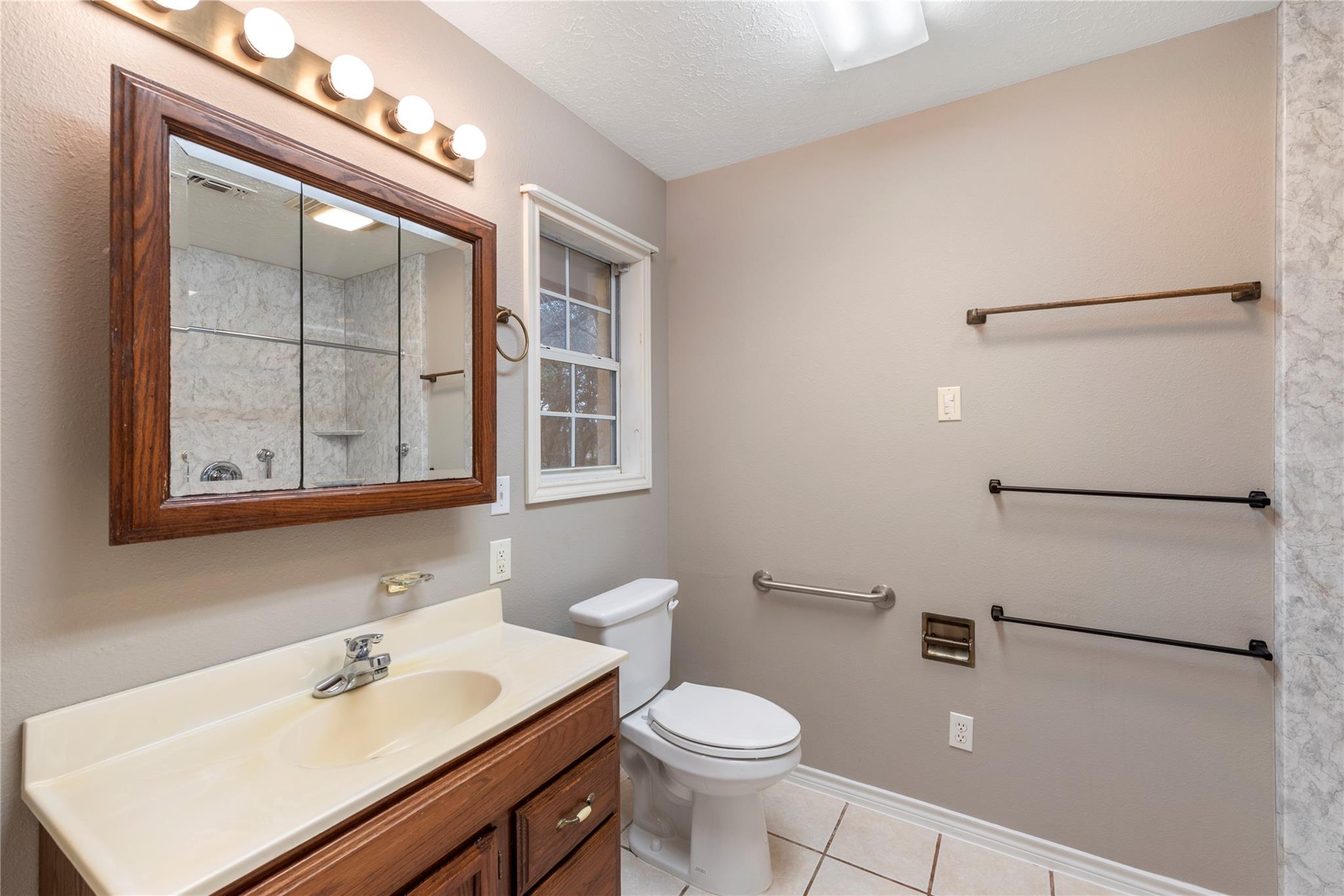 1050 Oak Grove Rd, Leander, TX 78641