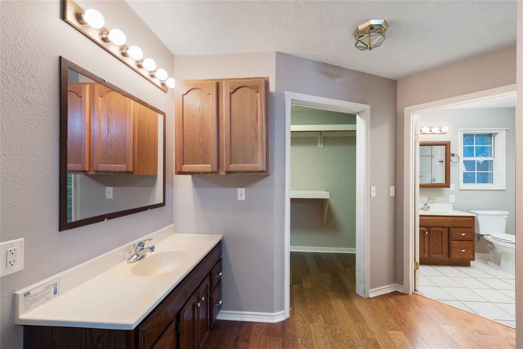 1050 Oak Grove Rd, Leander, TX 78641