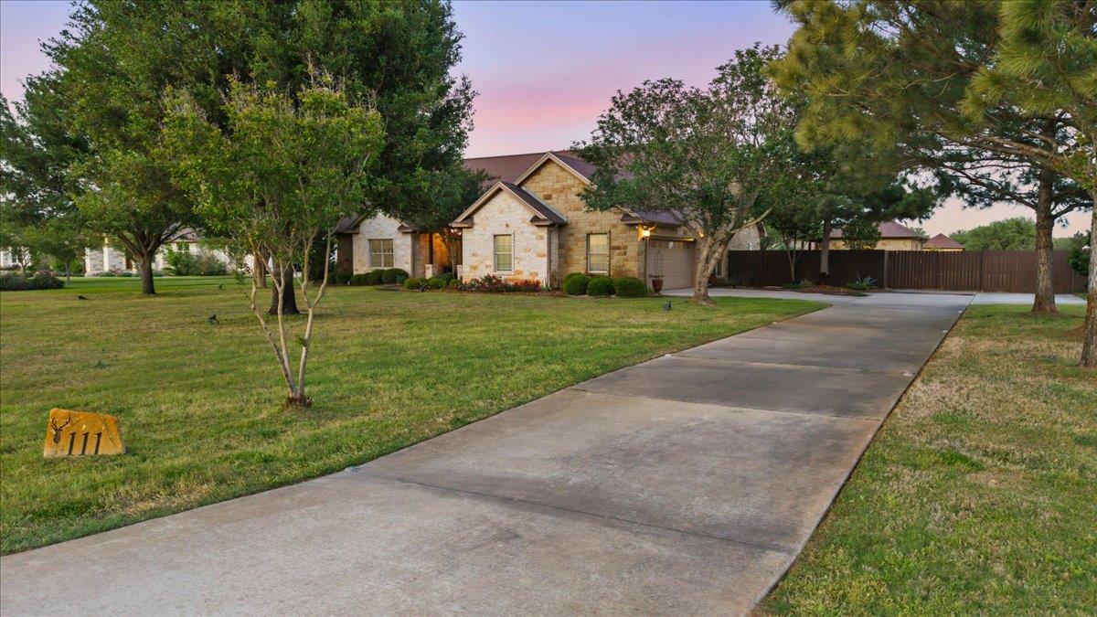 111 Axis Trl, Bastrop, TX 78602