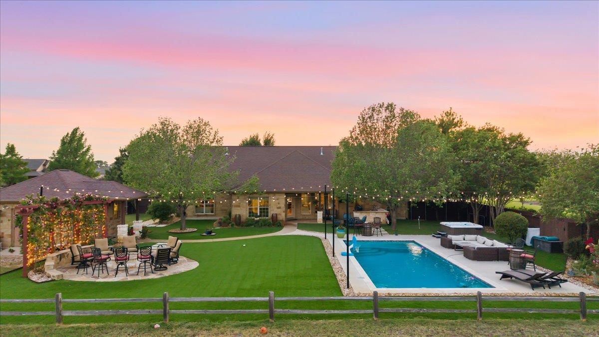 111 Axis Trl, Bastrop, TX 78602