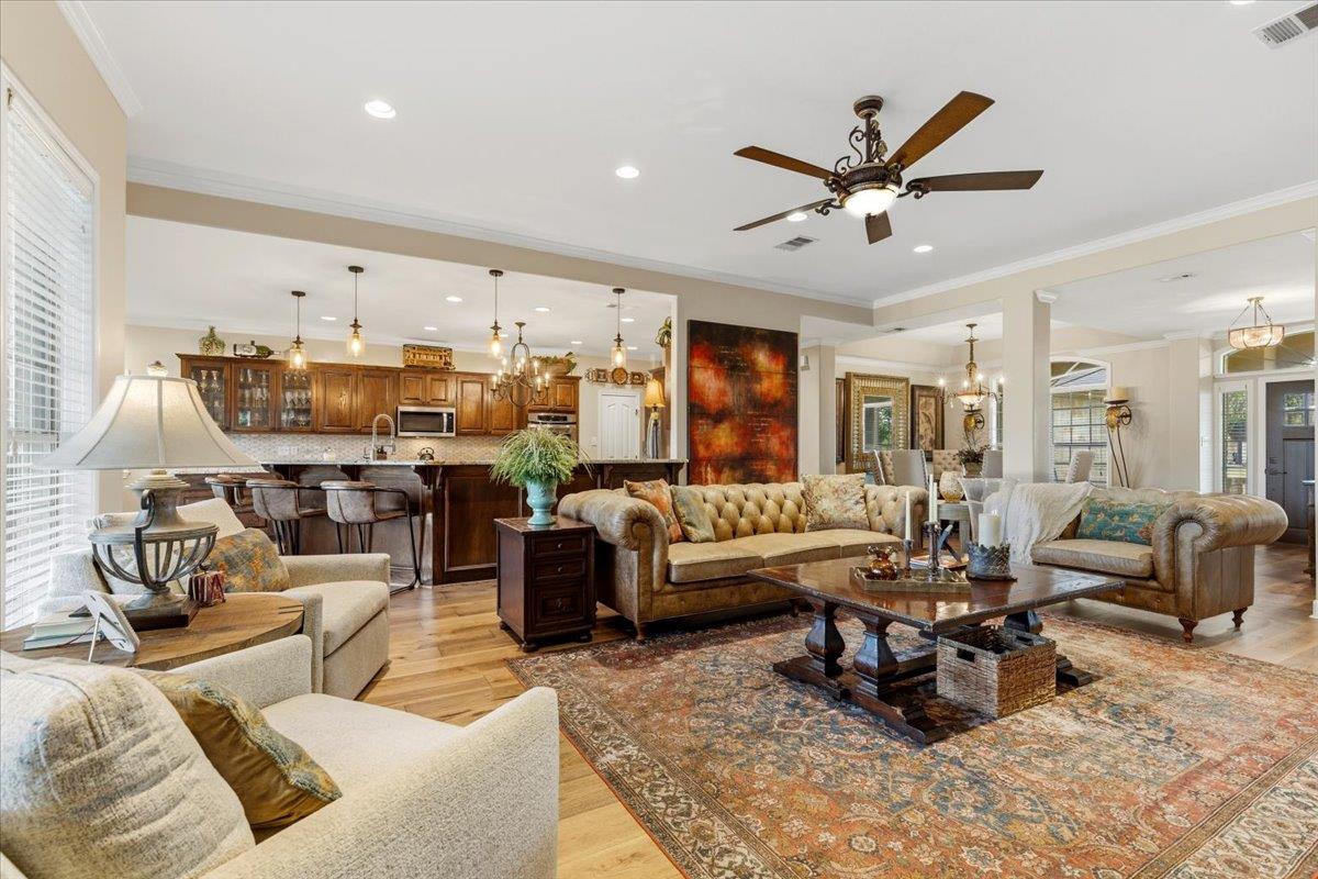 111 Axis Trl, Bastrop, TX 78602