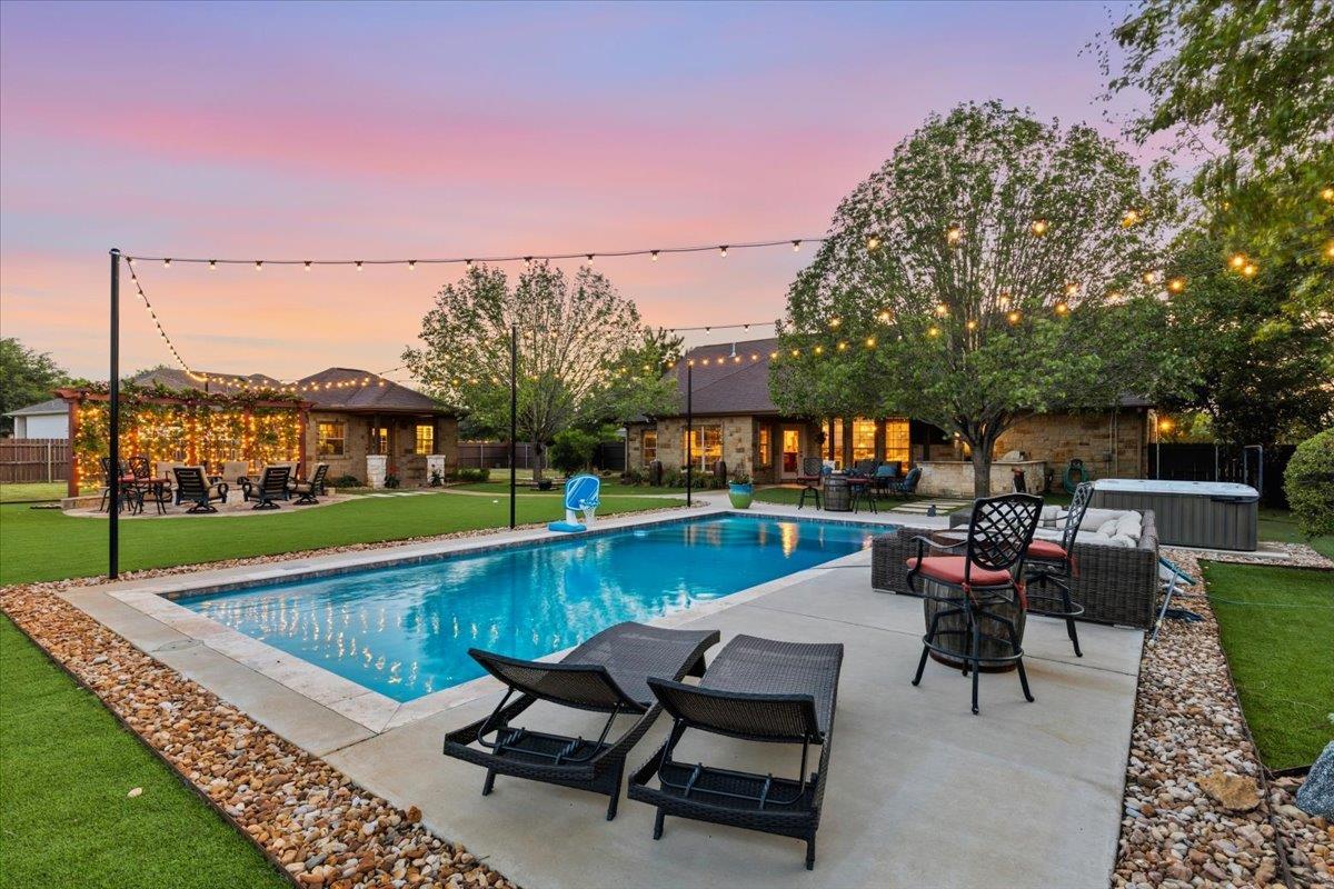 111 Axis Trl, Bastrop, TX 78602