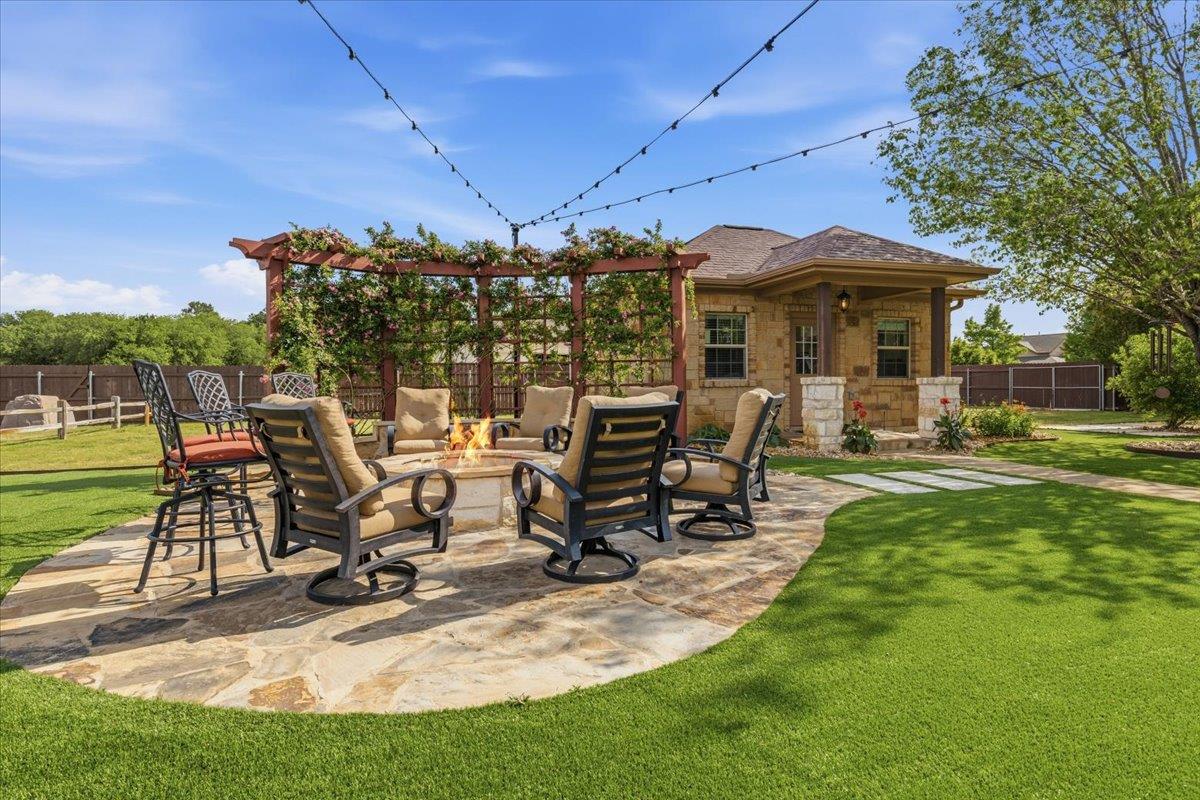 111 Axis Trl, Bastrop, TX 78602