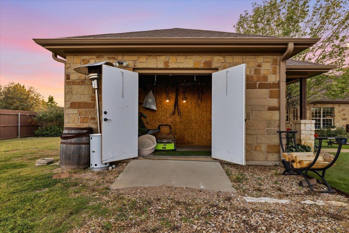 111 Axis Trl, Bastrop, TX 78602